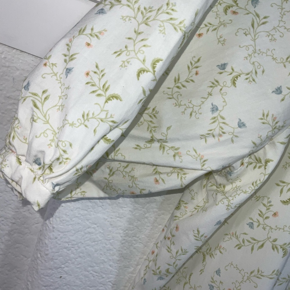 Cream Floral Puff-Sleeve Mini Dress - Picture 3 of 9